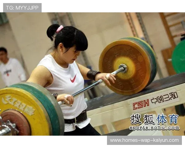 举重训练营拓展女性专项训练班扩大参与群体，女性举重记录